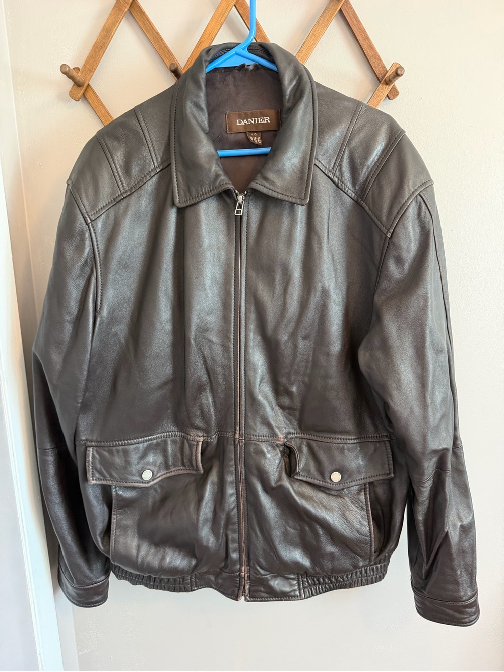 Danier Vintage Brown Leather Bomber Jacket Distressed Aviator Flight Coat L